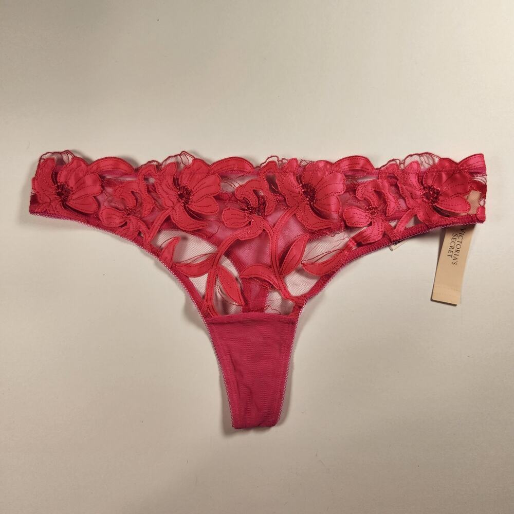 Victoria's Secret Dream Angels Sexy Hot Pink Floral Lace Thong Panty - Medium
